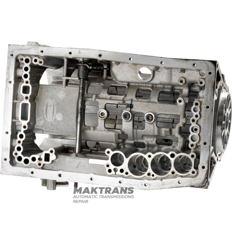 Zentrales Getriebegehäuse TOYOTA / LEXUS A750 — 35010-0C081, mit Hülsenzylinder für Hydrospeicher C1