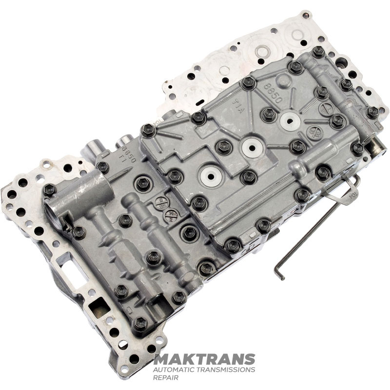 Ventilkörperbaugruppe mit Magnetspulen (gebraucht, ungeprüft) TOYOTA / LEXUS A750E, A750F - aus dem Getriebe ausgebaut, gekennzeichnet mit 35010-0C081, Trennplatte T07