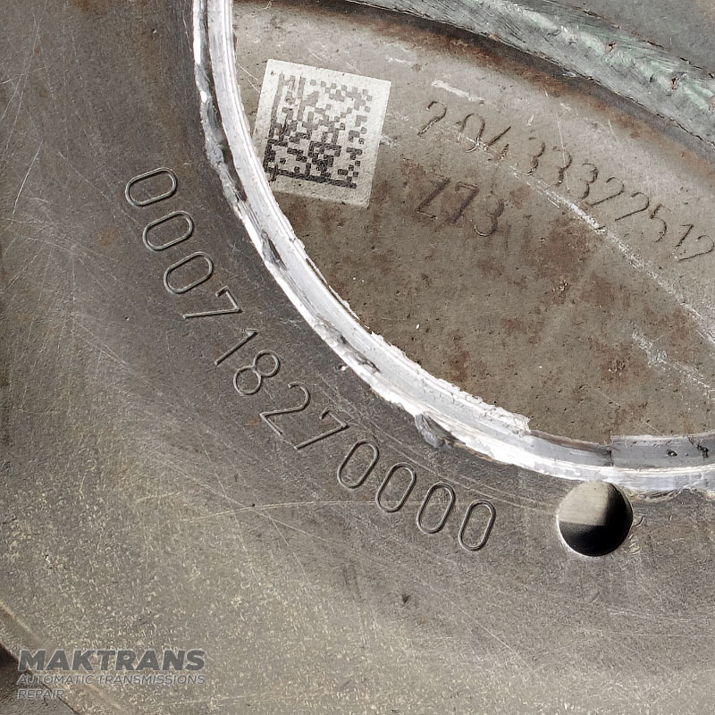 Frontdeckel des Drehmomentwandlers ZF 6HP26 – Pilothöhe 30 mm, Pilotaußendurchmesser 32 mm, 4 Befestigungslöcher (Innendurchmesser 8,70 mm), Gehäuseaußendurchmesser 300 mm